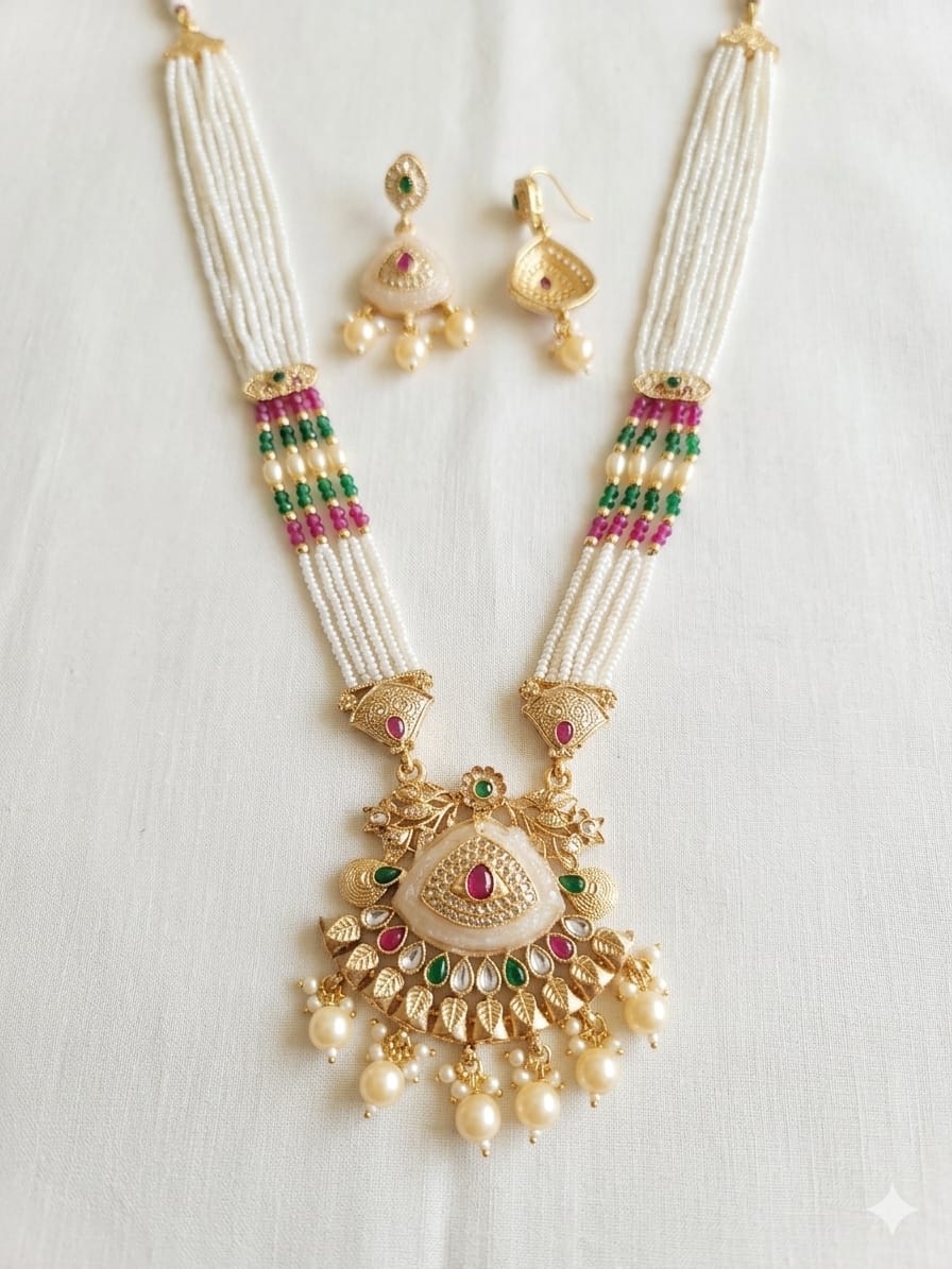 Golden Pearl Elegance Necklace Set - Image 3