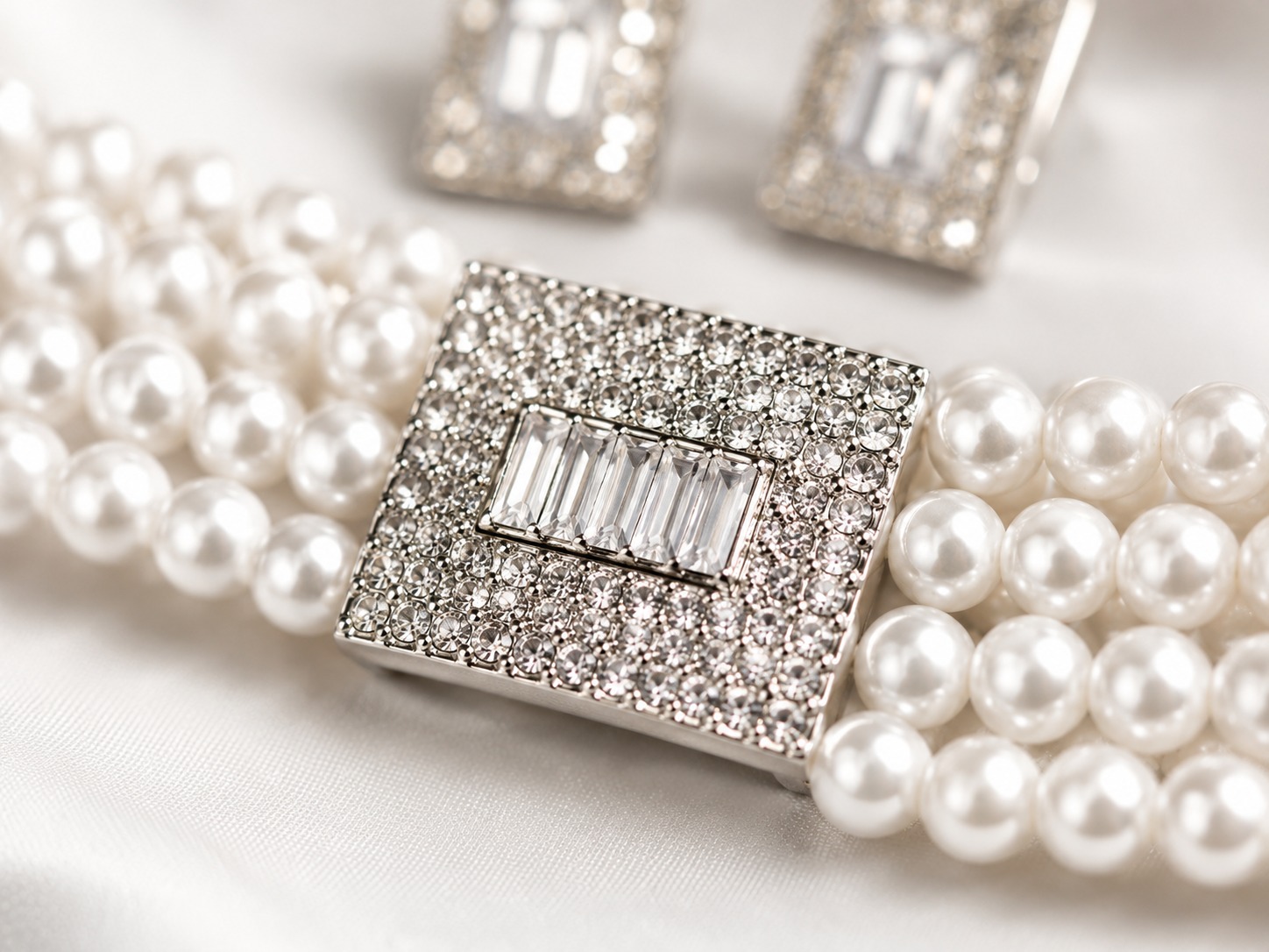 Pearl Royale Crystal Choker Set - Image 2