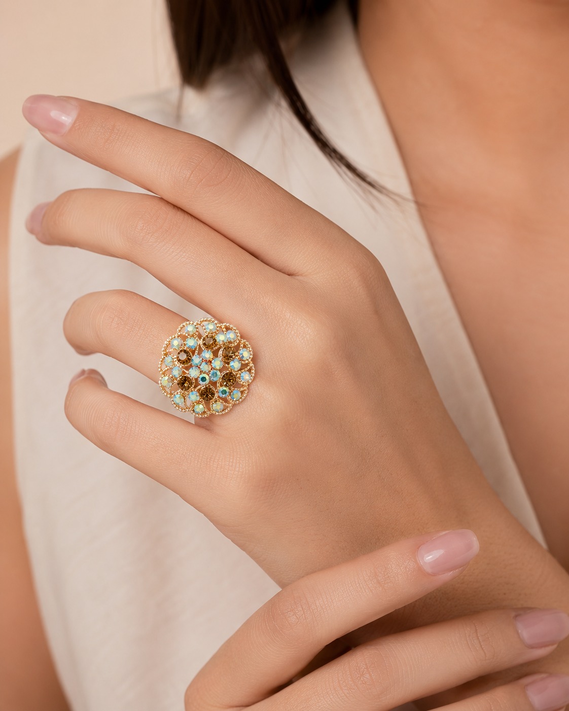 Royal Crystal Flower Ring - Image 4