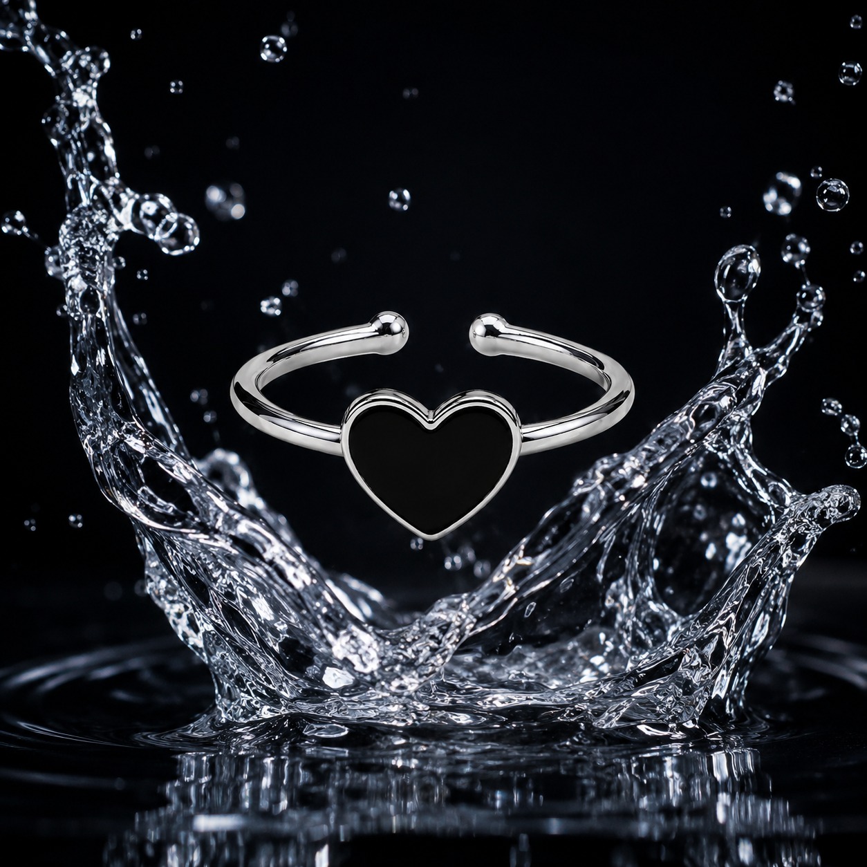 Black Heart Elegance Ring for Women – Stylish Heart Design Fashion Ring