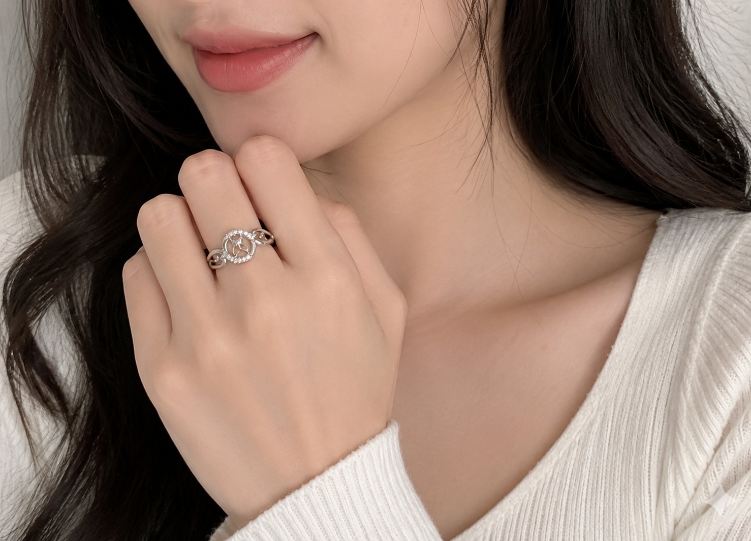 Leaf Design Zircon Adjustable Ring - Image 2