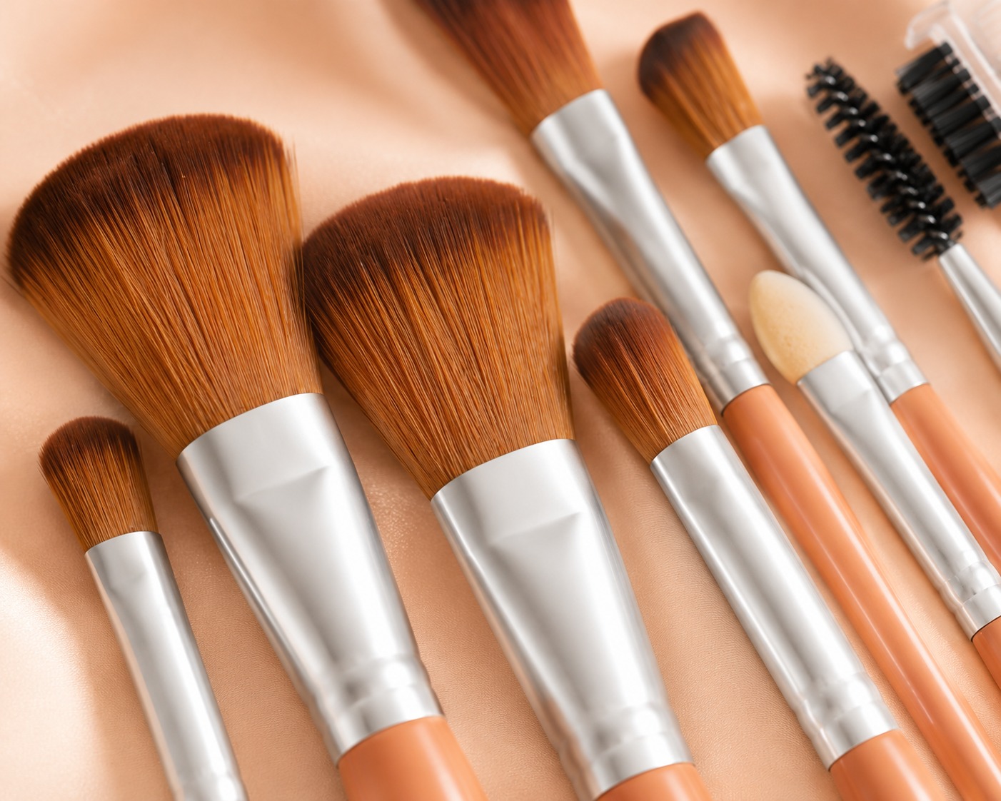 LuxeGlow Pro 9-Piece Makeup Brush Collection - Image 2